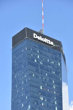 Varşova, Polonya 'daki Deloitte ofis binası, 11 Ağustos 2019' da görüldüğü gibi..