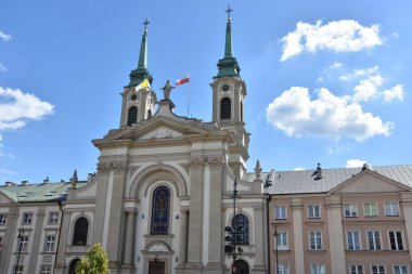 WARsaw, POLAND - 11 Ağustos 2019 'da Polonya Ordusu' nun Varşova, Polonya Katedrali 'nde görüldüğü gibi.