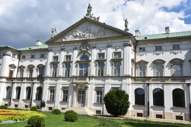 11 Ağustos 2019 'da Polonya' nın Varşova kentindeki Krasinski Sarayı 'nda görüldü..