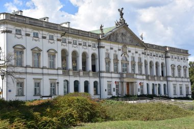 11 Ağustos 2019 'da Polonya' nın Varşova kentindeki Krasinski Sarayı 'nda görüldü..