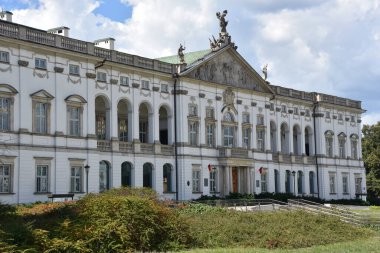 11 Ağustos 2019 'da Polonya' nın Varşova kentindeki Krasinski Sarayı 'nda görüldü..