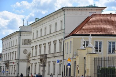 VARŞAN, POLAND - 10 Temmuz 2022 'de Polonya' nın Varşova şehrinde görüldüğü gibi. 