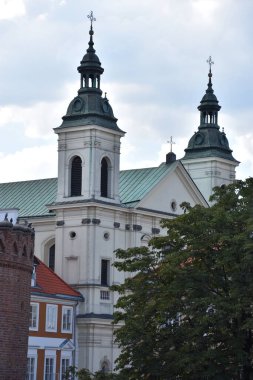WARsaw, POLAND - 11 Ağustos 2019 'da Polonya' nın Varşova kentindeki Kutsal Ruh Kilisesi.