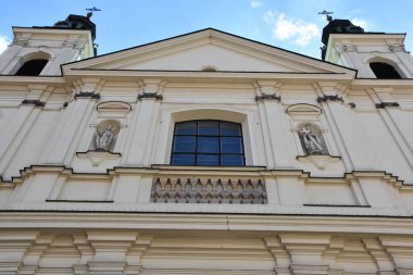 WARsaw, POLAND - 11 Ağustos 2019 'da Polonya' nın Varşova kentindeki Kutsal Ruh Kilisesi.