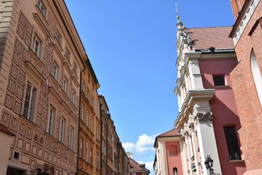 WARsaw, POLAND - 11 Ağustos 2019 'da Polonya' nın Varşova kentindeki Cizvit Kilisesi.