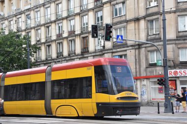 17 Ağustos 2019 'da Polonya' nın Varşova şehrinde tramvay görüldü..