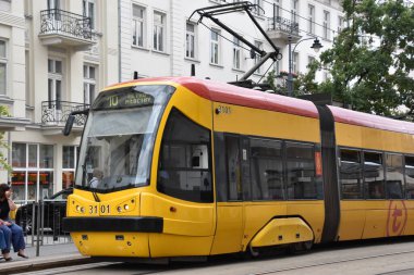 17 Ağustos 2019 'da Polonya' nın Varşova şehrinde tramvay görüldü..