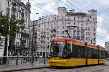 17 Ağustos 2019 'da Polonya' nın Varşova şehrinde tramvay görüldü..