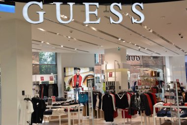 KRAKOW, POLAND - 12 Ağustos 2019 'da Polonya' nın Krakow kentindeki Galeria Kazimierz alışveriş merkezinde görüldüğü tahmin ediliyor..