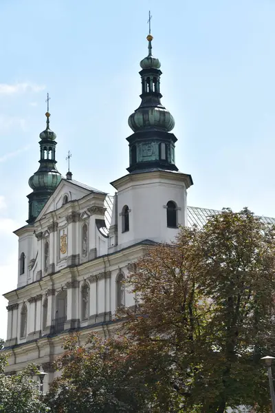 KRAKOW, POLAND - 13 AUG: 13 Ağustos 2019 'da Polonya' nın Krakow kentindeki Saint Bernardino Kilisesi.
