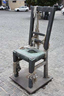 KRAKOW, POLAND - 13 Ağustos 2019 'da Polonya' nın Krakow kentinde görülen Getto Kahramanları Meydanı.