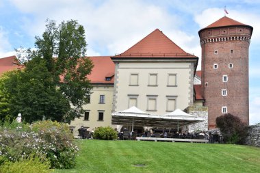 KRAKOW, POLAND - 13 Ağustos 2019 'da Polonya' nın Krakow kentindeki Wawel Kalesi.