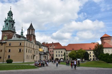 KRAKOW, POLAND - 13 Ağustos 2019 'da Polonya' nın Krakow kentindeki Wawel Kalesi.