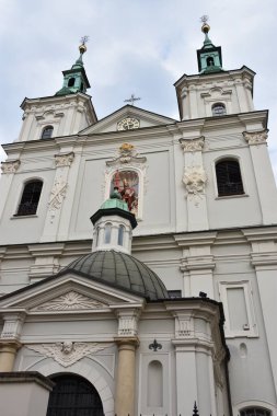 KRAKOW, POLAND - 12 Ağustos 2019 'da Polonya' nın Krakow kentindeki St. Florian Kilisesi.
