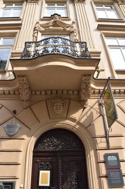 KRAKOW, POLAND - 12 AUG: Jan Matejko Ulusal Müzesi (Dom Jana Matejki - Muzeum Narodowe), Polonya 'nın Krakow kentinde, 12 Ağustos 2019' da görüldü..