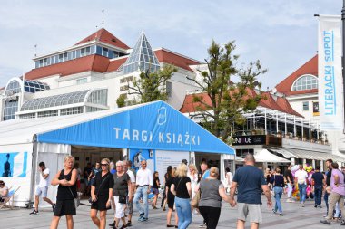 SOPOT, POLAND - 18 Ağustos 2019 'da Polonya' nın Sopot kentindeki Devlet Sanat Galerisi (Panstwowa Galeria Sztuki).