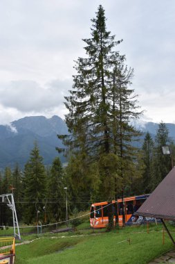 ZAKOPANE, POLAND - 14 AUG: Zakopane, Polonya 'daki Gubalowka Funicular Demiryolu, 14 Ağustos 2019.