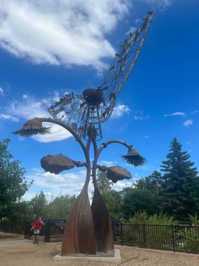 RENO, NEVADA - 14 AUG: Bryan Tedrick 'in 14 Ağustos 2023' te görüldüğü gibi Reno, Nevada 'daki Bientennial Park' taki Evrim Geçidi.