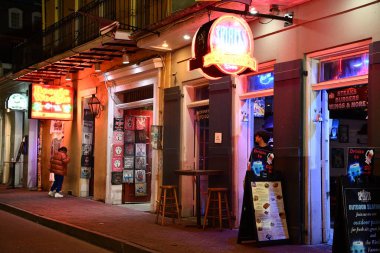 NEW ORLEANS, VA - 22 Kasım 2023 'te New Orleans, Louisiana' da Bourbon Caddesi 'nde görüldü..