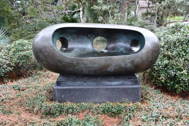 NEW ORLEANS, LA - 22 Kasım 2023 'te New Orleans Sanat Müzesi' nde Sydney & Walda Besthoff Heykel Bahçesi.