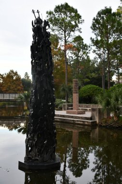 NEW ORLEANS, LA - 22 Kasım 2023 'te New Orleans Sanat Müzesi' nde Sydney & Walda Besthoff Heykel Bahçesi.