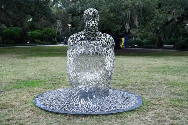 NEW ORLEANS, LA - 22 Kasım 2023 'te New Orleans Sanat Müzesi' nde Sydney & Walda Besthoff Heykel Bahçesi.