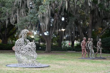 NEW ORLEANS, LA - 22 Kasım 2023 'te New Orleans Sanat Müzesi' nde Sydney & Walda Besthoff Heykel Bahçesi.