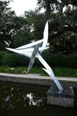 NEW ORLEANS, LA - 22 Kasım 2023 'te New Orleans Sanat Müzesi' nde Sydney & Walda Besthoff Heykel Bahçesi.