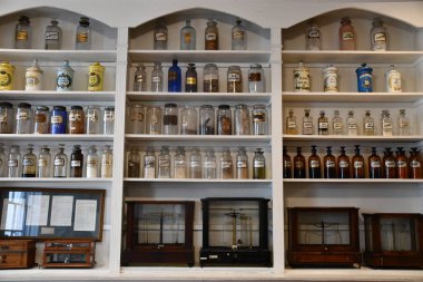 New Orleans, Los Angeles 22 Kasım 2023 'te Louisiana' daki New Orleans Eczane Müzesi 'nde görüldü..