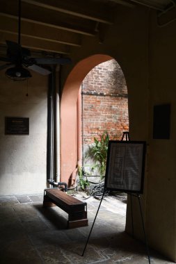 New Orleans, Los Angeles 22 Kasım 2023 'te Louisiana' daki New Orleans Eczane Müzesi 'nde görüldü..