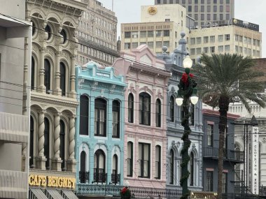 NEW ORLEANS, LOUISIANA - 26 Kasım 2023 'te New Orleans, Louisiana' daki Canal Street.