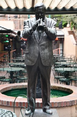 New Orleans, Louisiana 'daki Müzikal Efsaneler Parkı' nda 26 Kasım 2023 'te görülen Al Jumbo Hirt heykeli..