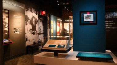 NEW ORLEANS LA - 24 Kasım 2023 'te New Orleans, Louisiana' daki Güney Yahudi Deneyimi Müzesi.