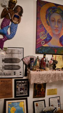 NEW ORLEANS, LA - 26 Kasım 2023 'te Louisiana' daki New Orleans Tarihi Voodoo Müzesi 'nde görüldü..