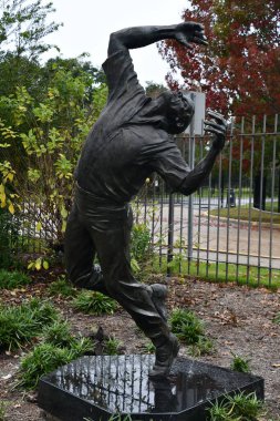 NEW ORLEANS, LA - 22 Kasım 2023 'te New Orleans Sanat Müzesi' nde Sydney & Walda Besthoff Heykel Bahçesi.