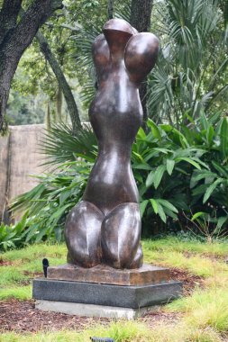 NEW ORLEANS, LA - 22 Kasım 2023 'te New Orleans Sanat Müzesi' nde Sydney & Walda Besthoff Heykel Bahçesi.