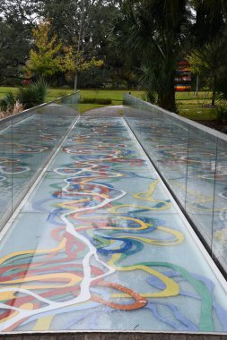 NEW ORLEANS, LA - 22 Kasım 2023 'te New Orleans Sanat Müzesi' nde Sydney & Walda Besthoff Heykel Bahçesi.