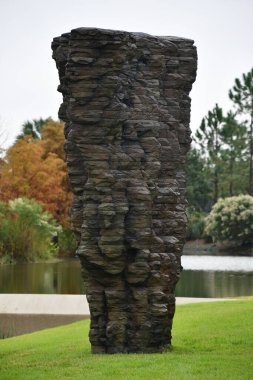 NEW ORLEANS, LA - 22 Kasım 2023 'te New Orleans Sanat Müzesi' nde Sydney & Walda Besthoff Heykel Bahçesi.