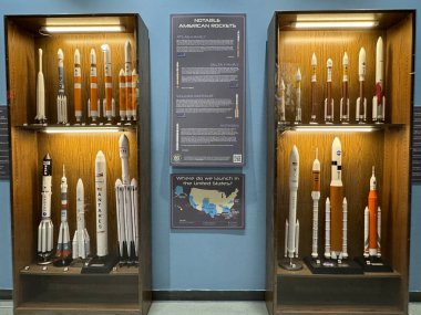 BRIDGEPORT CT - OCT 7: 7 Ekim 2023 'te Bridgeport, Connecticut' taki Sacred Heart Üniversitesi Keşif Bilim Merkezi ve Planetaryumu 'nda sergi.