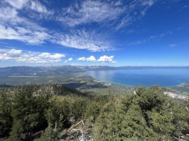 Kaliforniya 'daki Tahoe Gölü manzarası