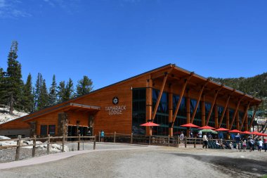 Güney Gölü TAHOE CA - 15 Ağustos 2023 'te Güney Tahoe, Kaliforniya' daki Heavenly Ski Resort 'taki Tamarack Lodge.