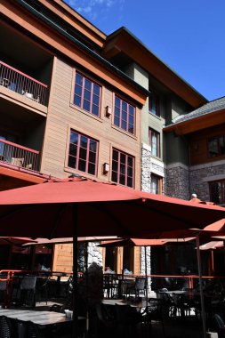 Güney Gölü TAHOE CA - 15 Ağustos 2023 'te Güney Tahoe, Kaliforniya' daki Heavenly Village 'daki Dükkanlar.