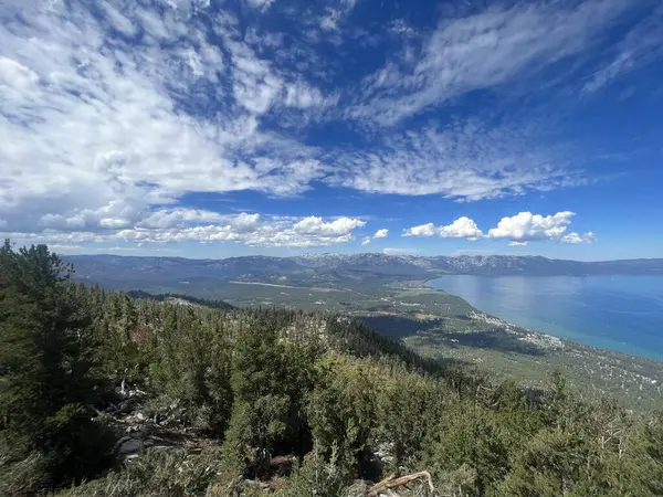 Kaliforniya 'daki Tahoe Gölü manzarası