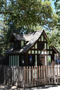 SACRAMENTO CA - 12 AUG: 12 Ağustos 2023 'te görüldüğü üzere Sacramento, Kaliforniya' daki Peri Masalı Kasabası.
