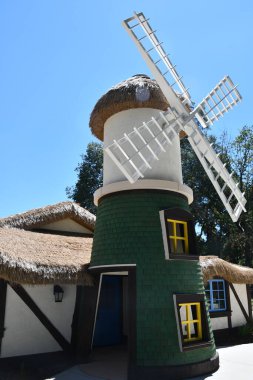 SACRAMENTO CA - 12 AUG: 12 Ağustos 2023 'te görüldüğü üzere Sacramento, Kaliforniya' daki Peri Masalı Kasabası.