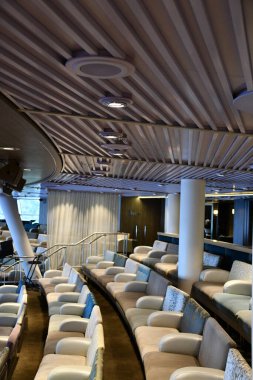 SEATTLE WA - 21 AUG: 21 Ağustos 2023 'te görüldüğü gibi, Seattle, Washington' dan denize açılan Royal Caribbean yolcu gemisinin Quantum 'u.