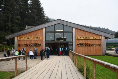 ICY STRAIT, ALASKA - 24 AUG: Icy Strait Point Adventure Center in Icy Strait Point, Alaska, ABD, 24 Ağustos 2023.