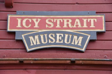 ICY STRAIT, ALASKA - 24 AUG: Icy Strait Point Museum & Gift Shop in Icy Strait Point, ABD, 24 Ağustos 2023.