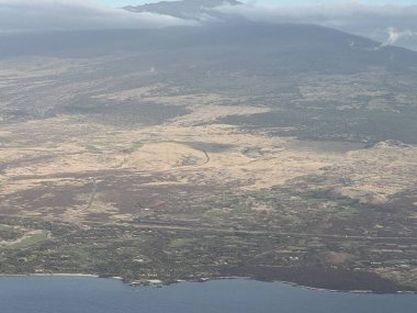 Hawaii 'deki Büyük Ada' nın hava görüntüsü, bir uçaktan.