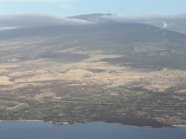 Hawaii 'deki Büyük Ada' nın hava görüntüsü, bir uçaktan.